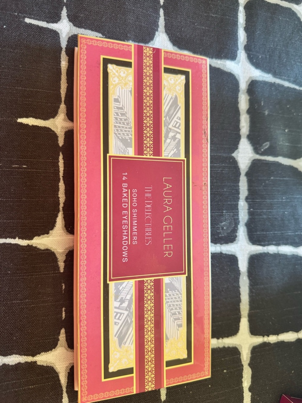 Laura Geller - The Delectables - 14 Baked Eyeshadows in beautiful hues!